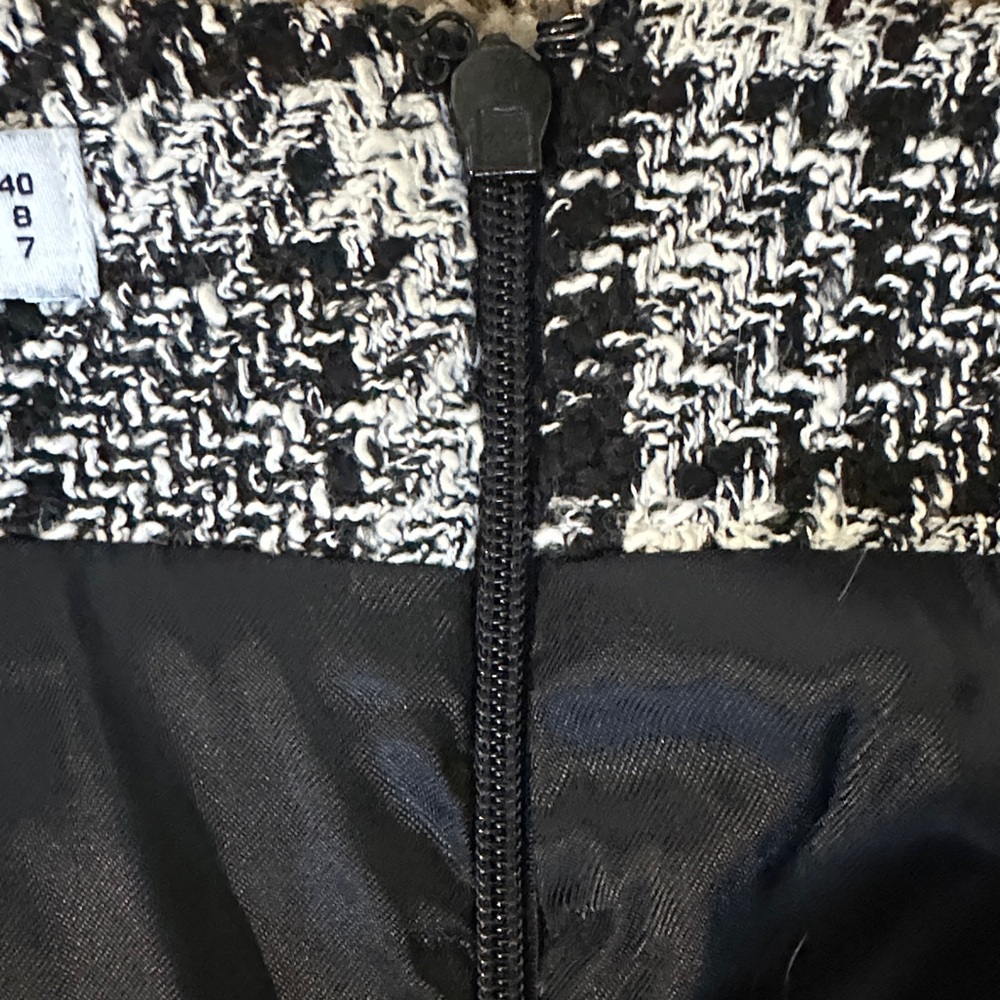 Chic Plaid Mini Skirt in Black and White Lined EUC - Picture 5 of 6